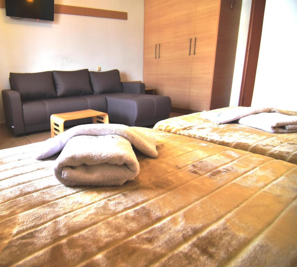 Iridanos Hotel Antikyra Eksteriør billede