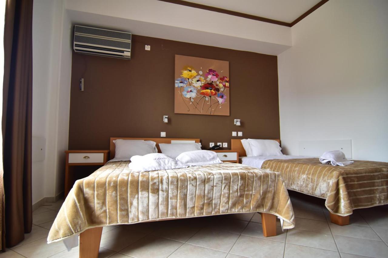 Iridanos Hotel Antikyra Eksteriør billede