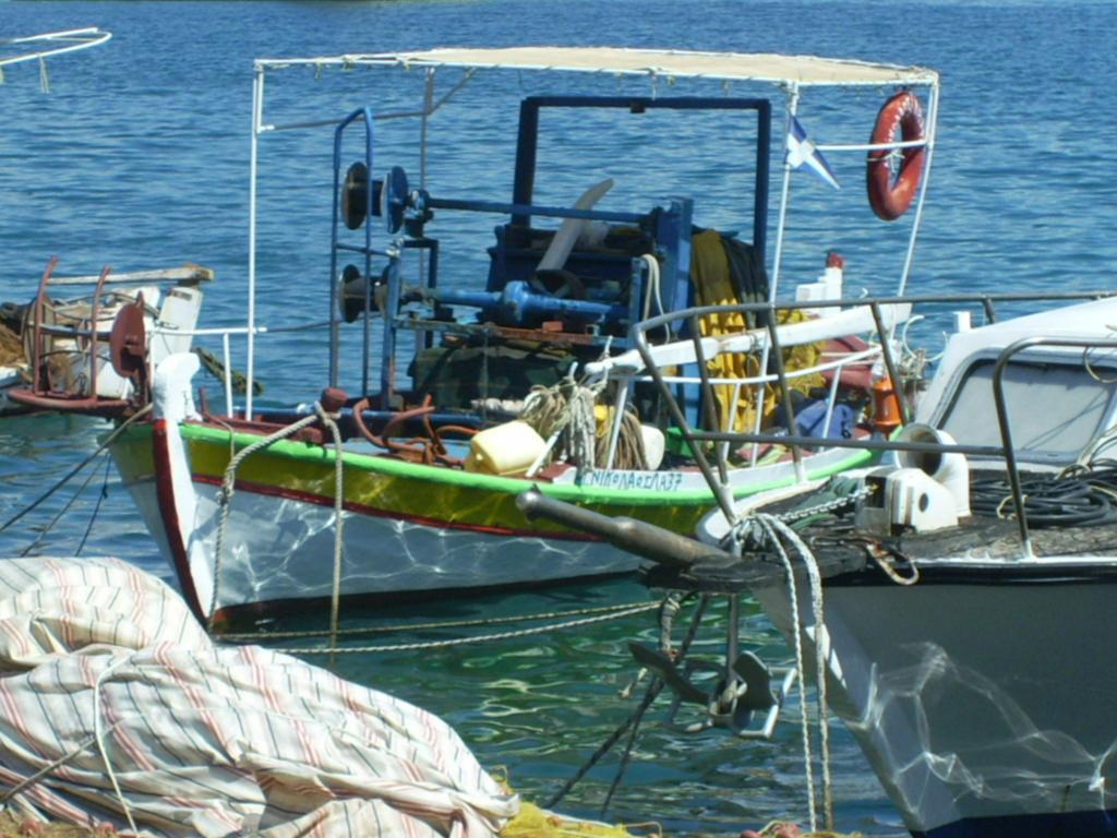 Iridanos Hotel Antikyra Eksteriør billede