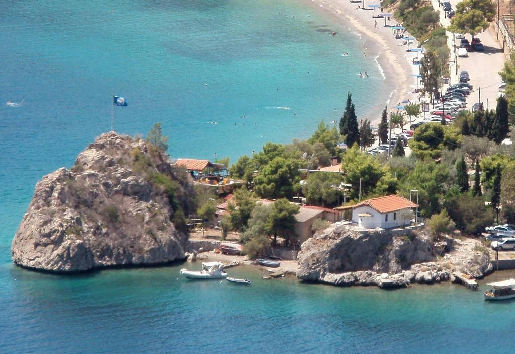 Iridanos Hotel Antikyra Eksteriør billede
