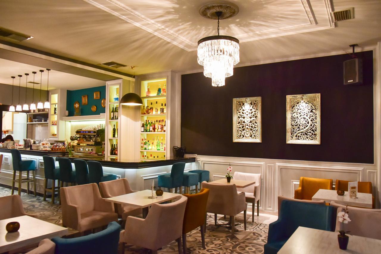 Iridanos Hotel Antikyra Eksteriør billede