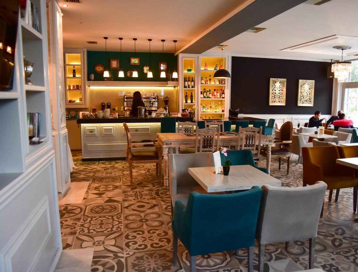 Iridanos Hotel Antikyra Eksteriør billede