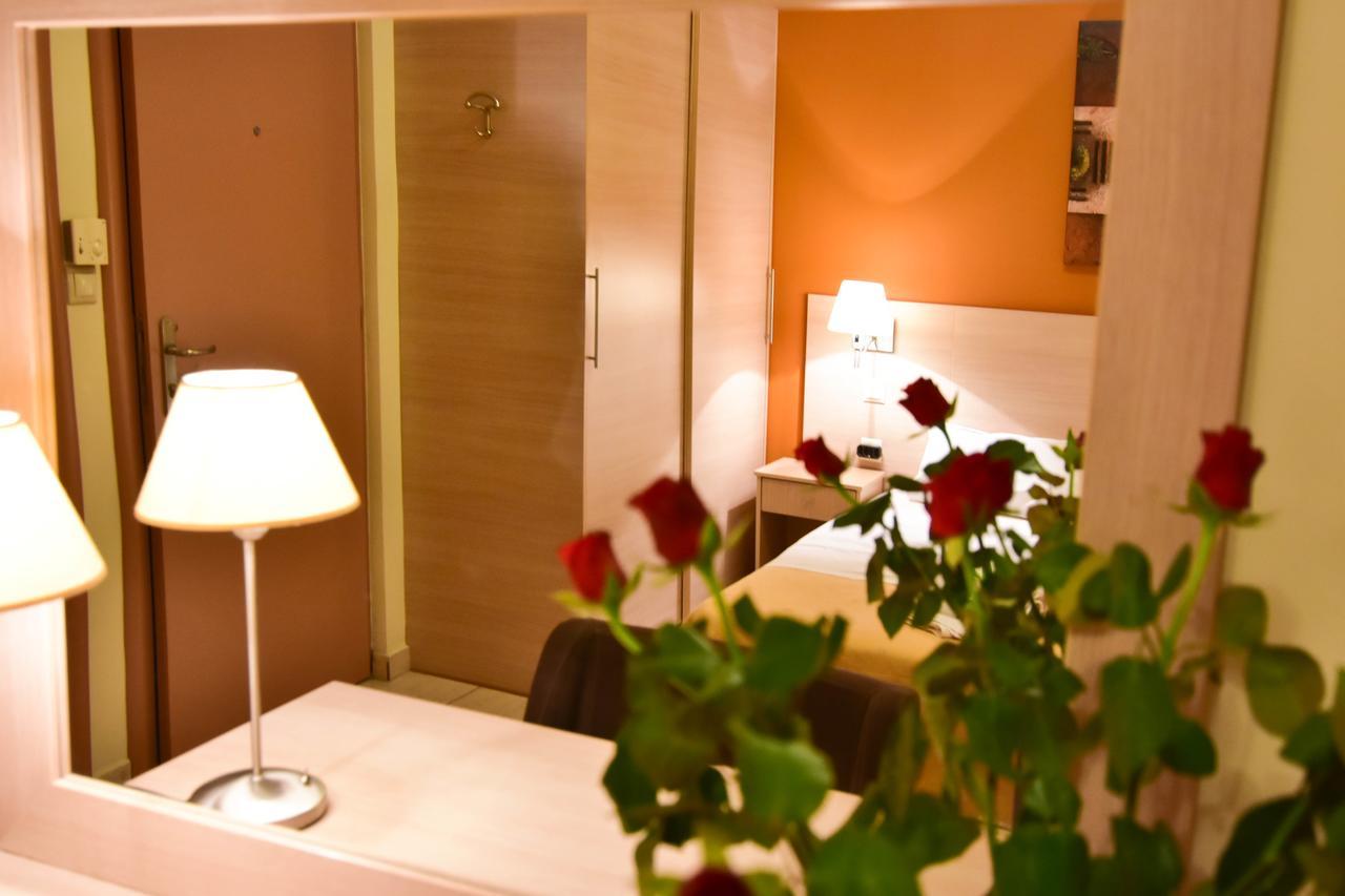 Iridanos Hotel Antikyra Eksteriør billede