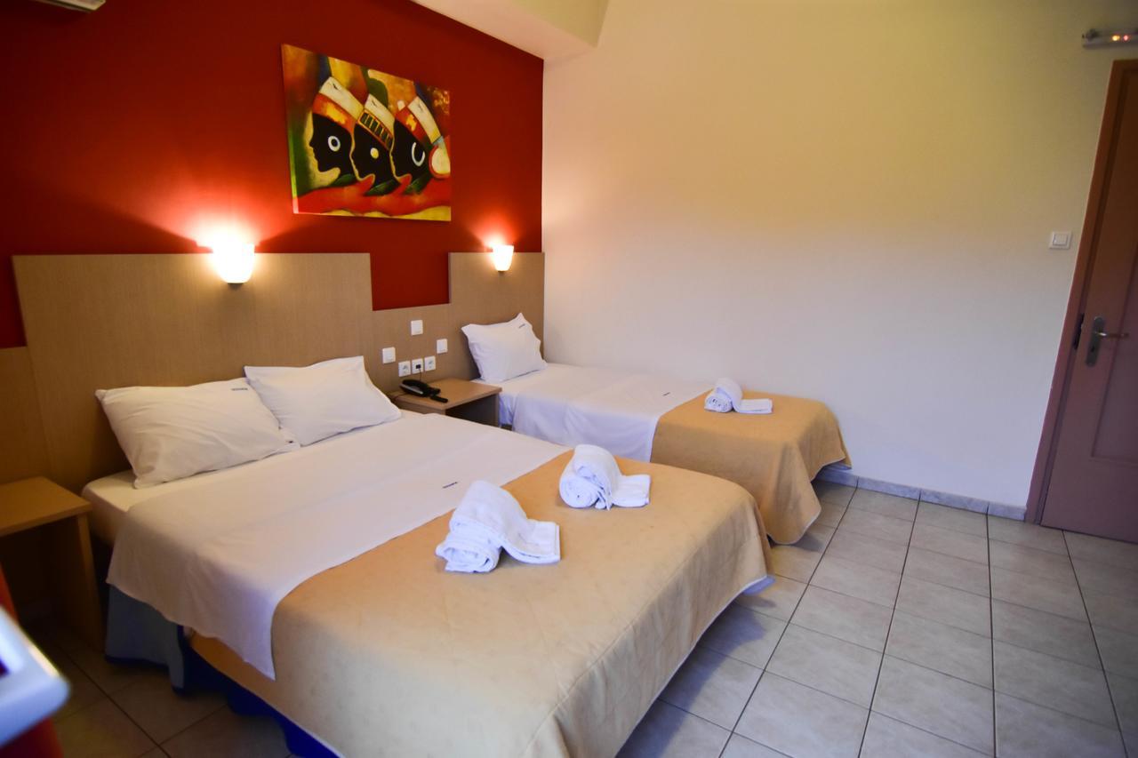 Iridanos Hotel Antikyra Eksteriør billede
