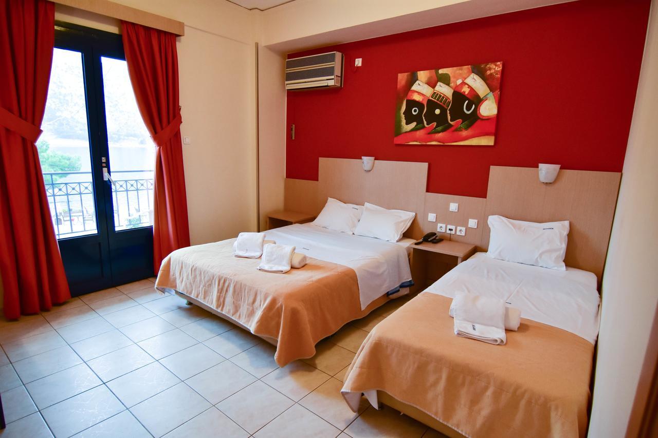 Iridanos Hotel Antikyra Eksteriør billede