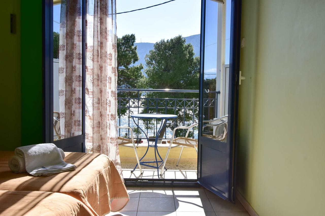 Iridanos Hotel Antikyra Eksteriør billede
