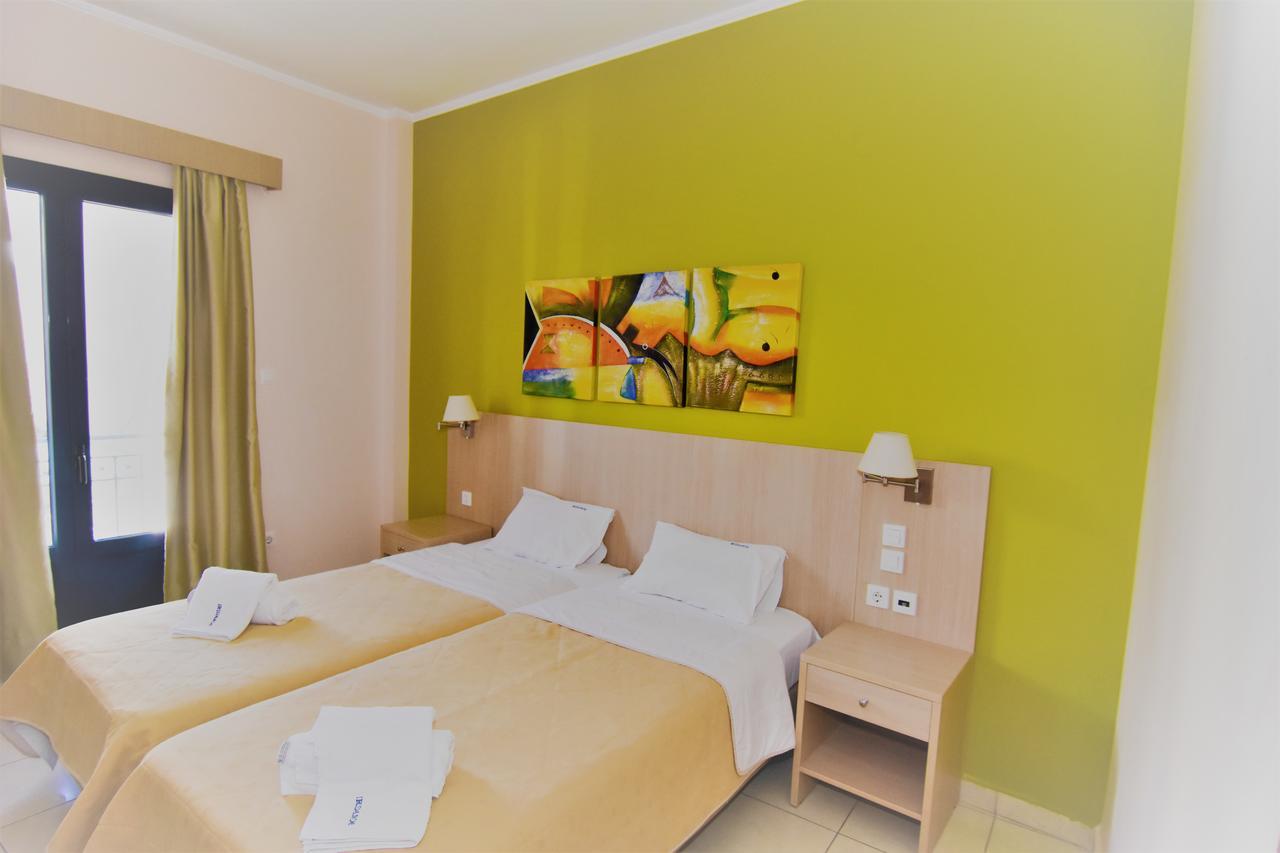 Iridanos Hotel Antikyra Eksteriør billede